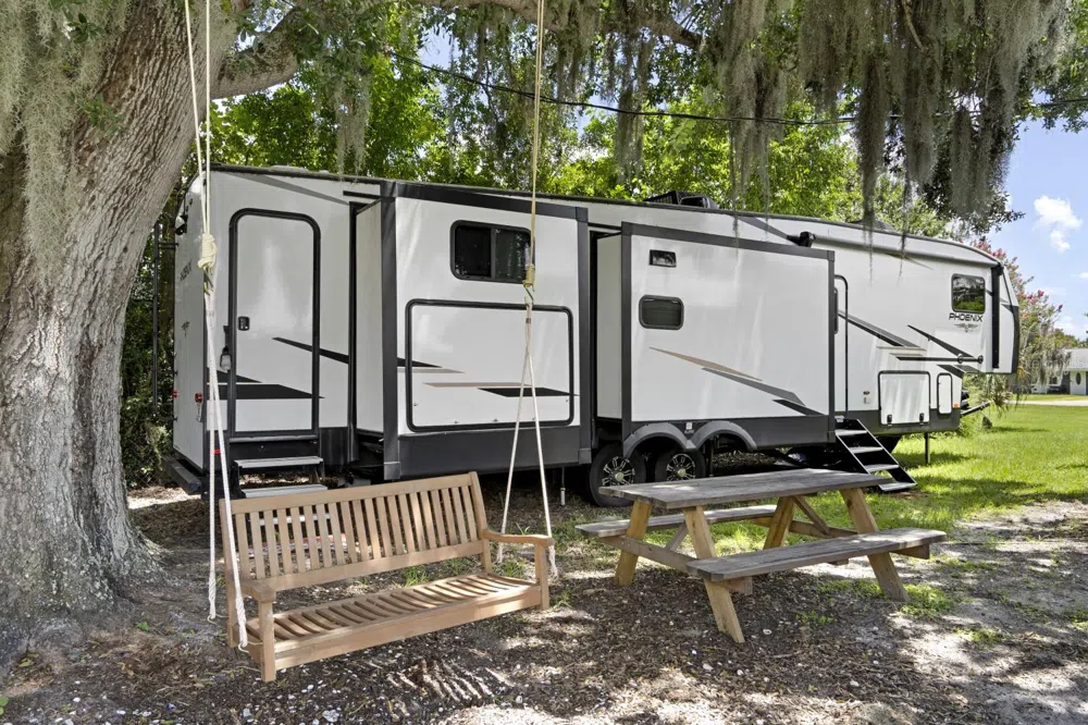 305 LINDEN DRIVE #Fifth wheel Ellenton, FL 34222