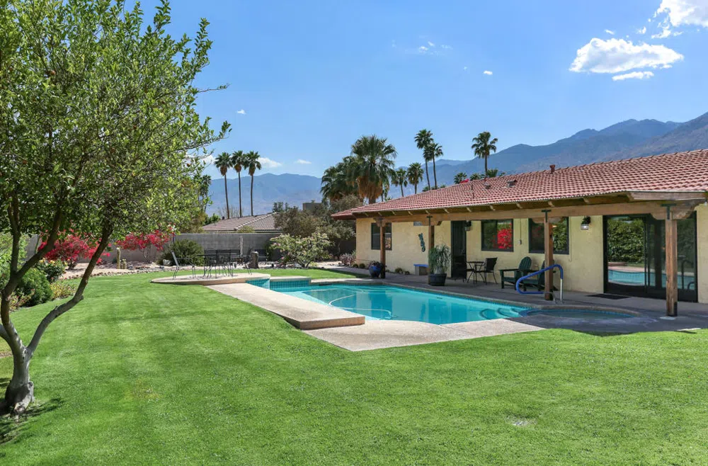 1020 Cerritos Drive Palm Springs, CA 92262