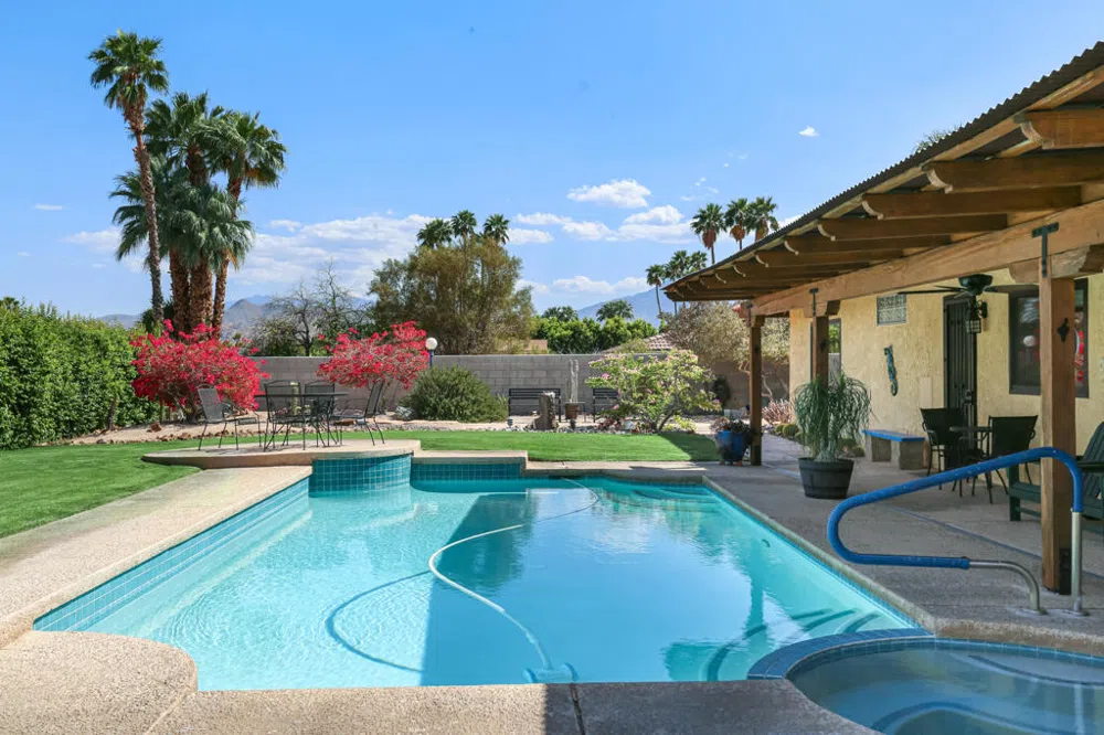 1020 Cerritos Drive Palm Springs, CA 92262