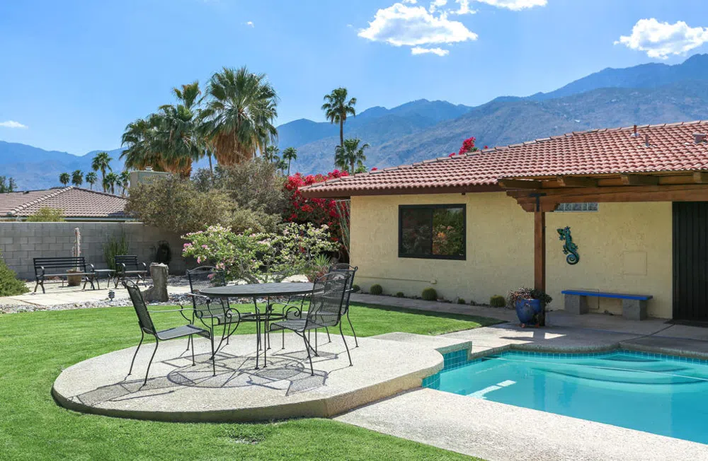 1020 Cerritos Drive Palm Springs, CA 92262