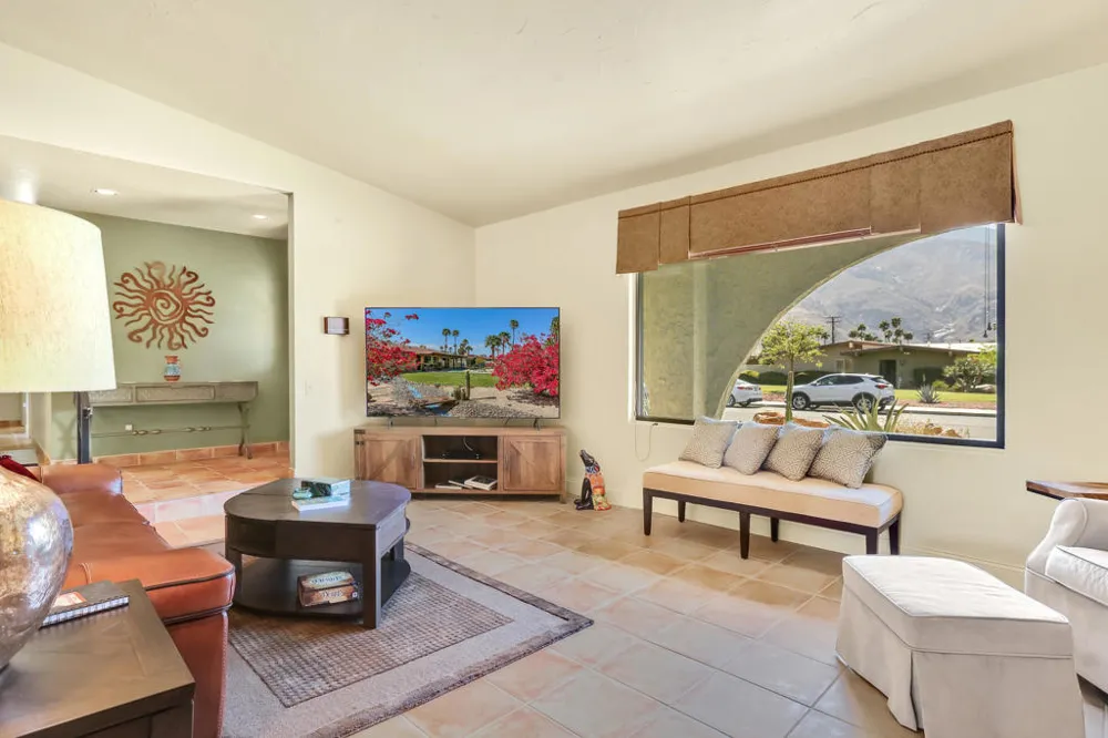 1020 Cerritos Drive Palm Springs, CA 92262