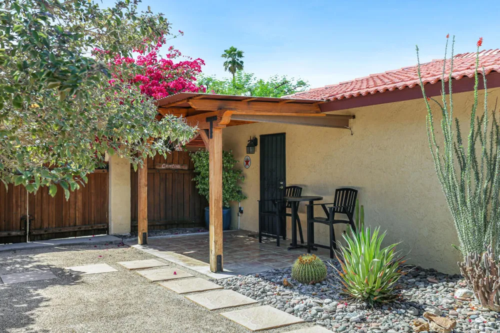 1020 Cerritos Drive Palm Springs, CA 92262