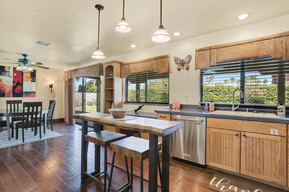 1020 Cerritos Drive Palm Springs, CA 92262