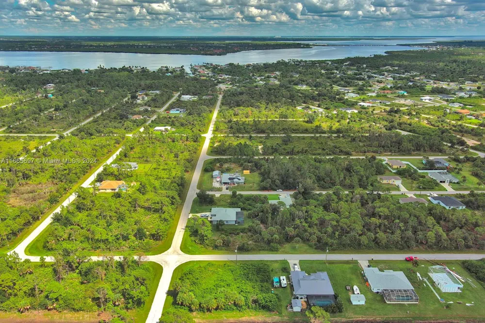 4137 Chippewa St Port Charlotte, FL 33981