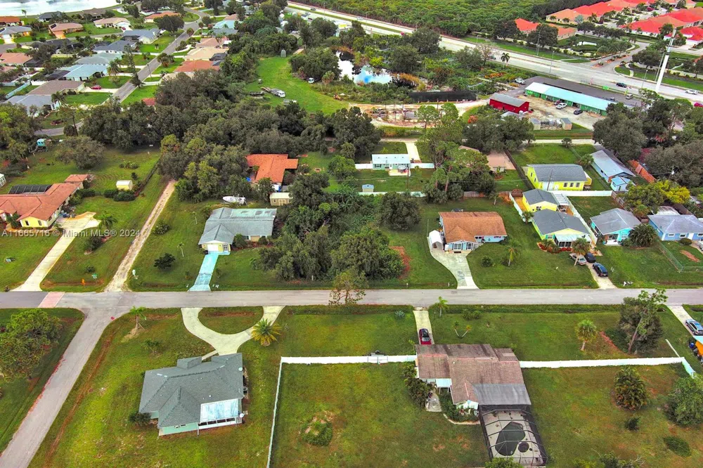 1 Gillespie St Englewood, FL 34223