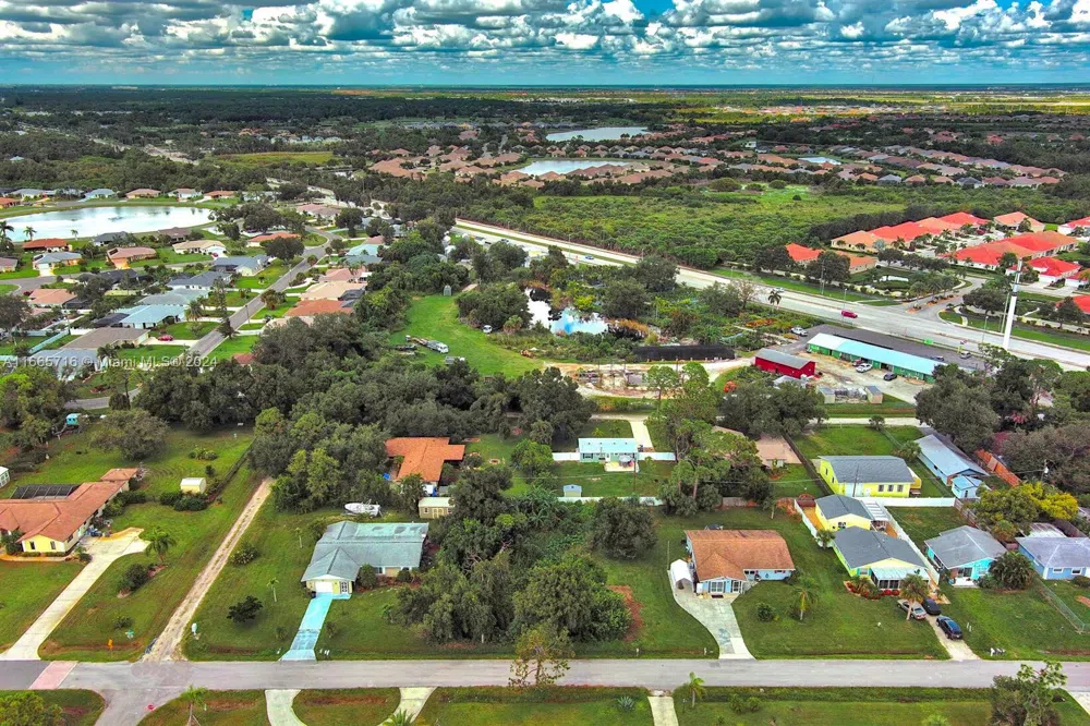 1 Gillespie St Englewood, FL 34223