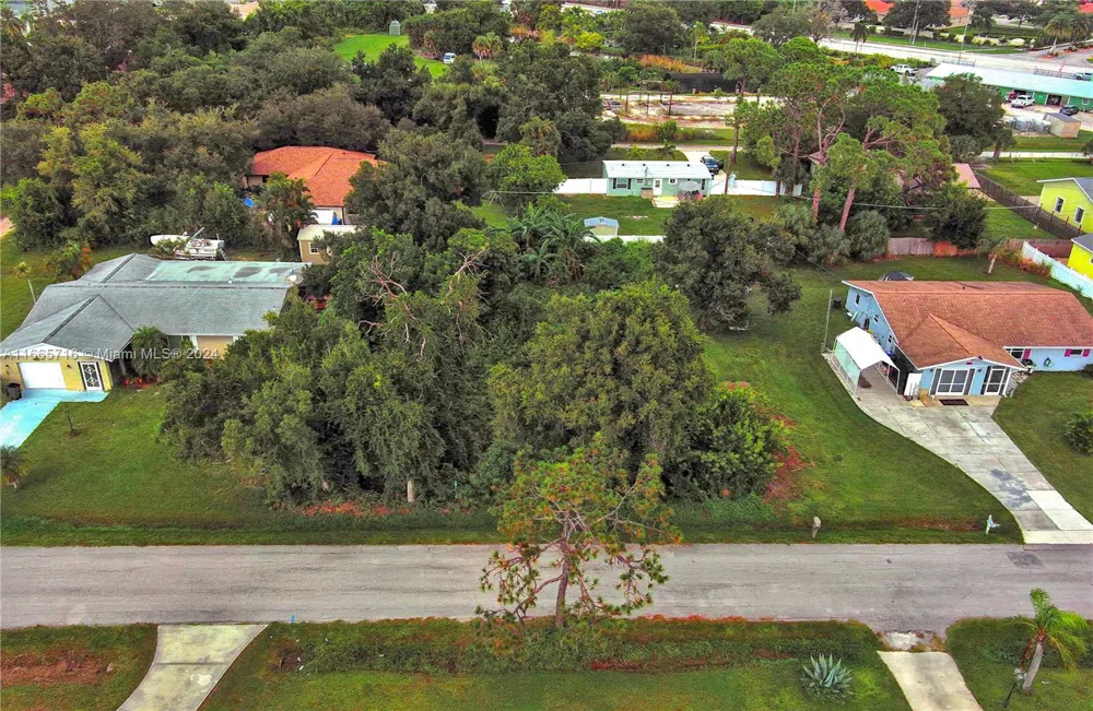 1 Gillespie St Englewood, FL 34223