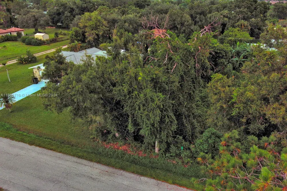 1 Gillespie St Englewood, FL 34223