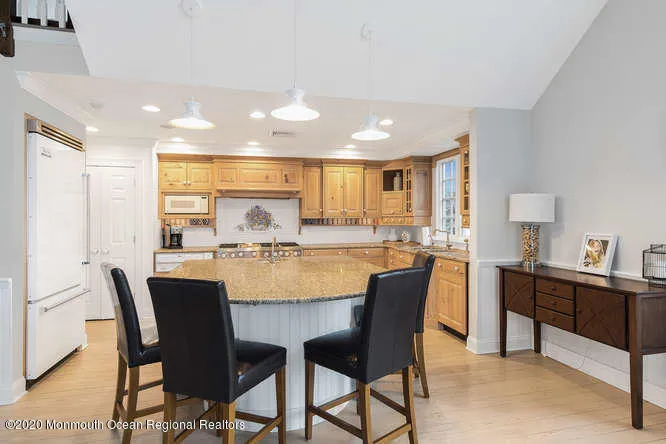 1081 Barnegat Lane Mantoloking, NJ 08738