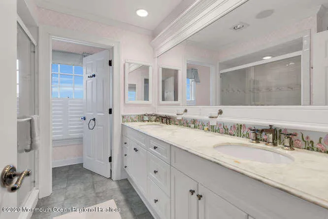 1081 Barnegat Lane Mantoloking, NJ 08738