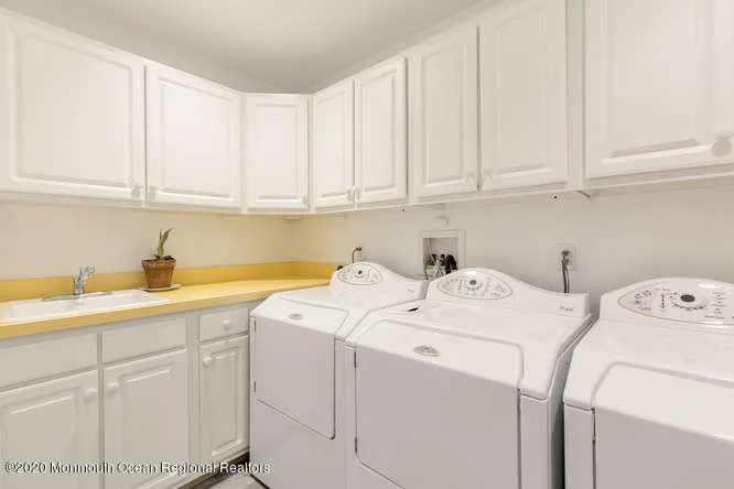 1081 Barnegat Lane Mantoloking, NJ 08738