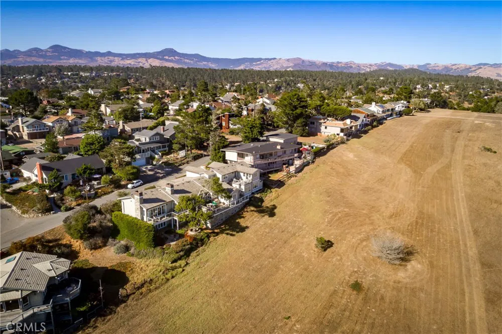 404 Huntington Road Cambria, CA 93428