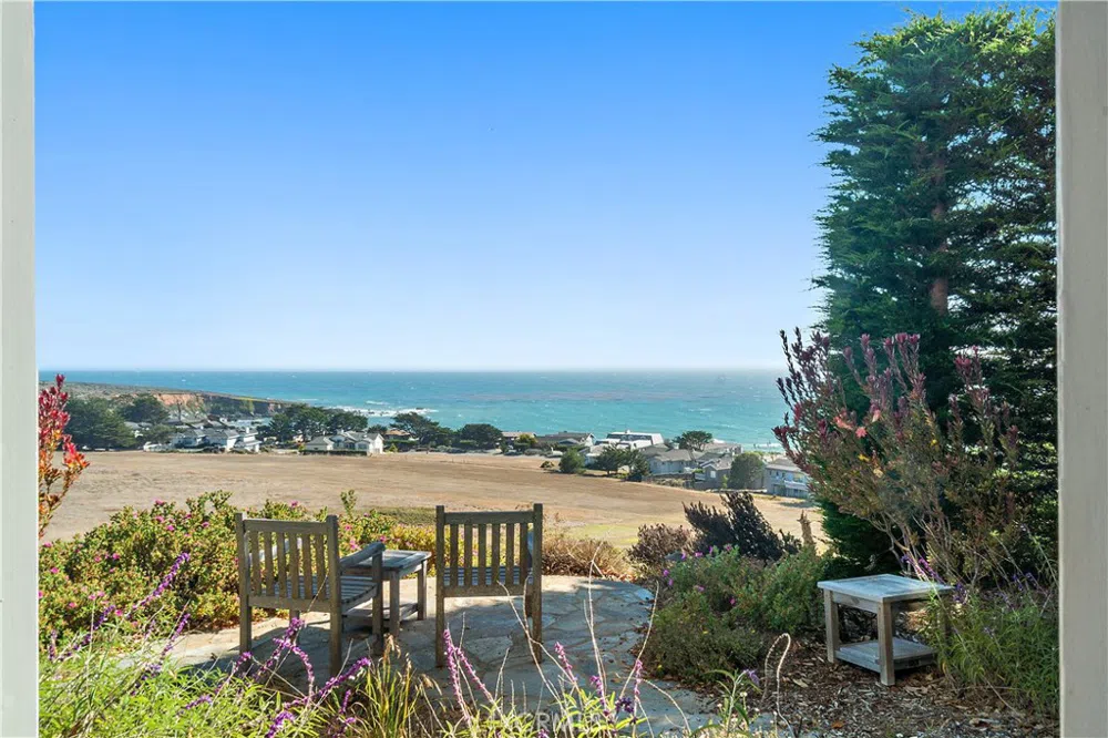 404 Huntington Road Cambria, CA 93428