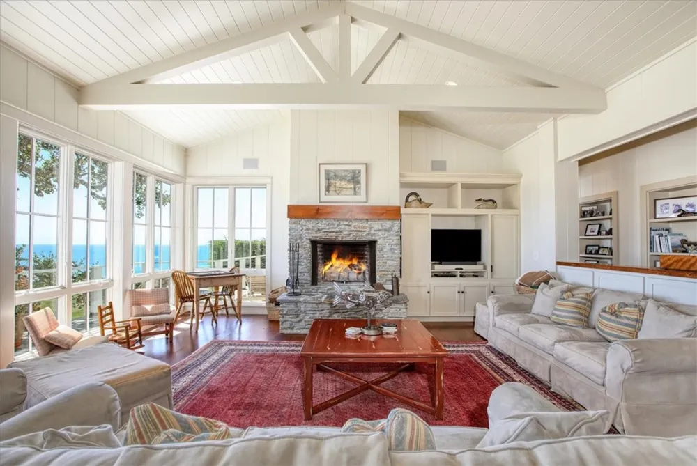 404 Huntington Road Cambria, CA 93428