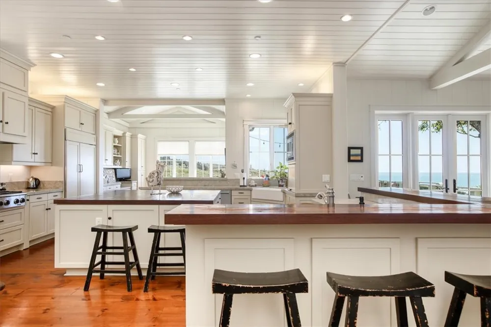 404 Huntington Road Cambria, CA 93428