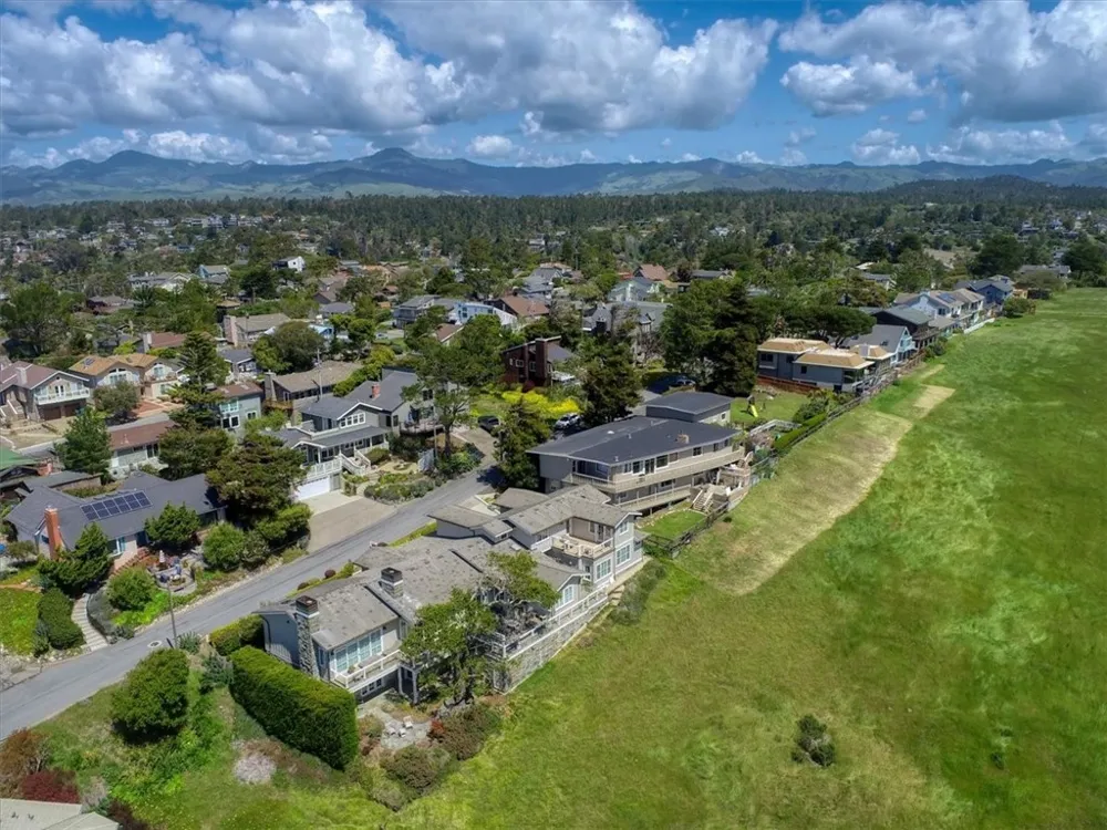404 Huntington Road Cambria, CA 93428