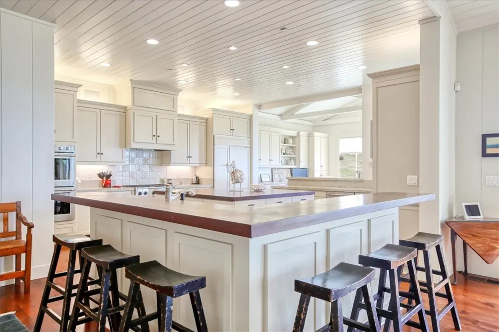 404 Huntington Road Cambria, CA 93428