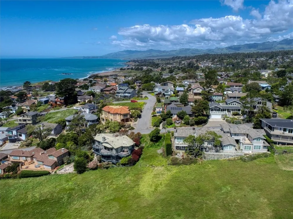 404 Huntington Road Cambria, CA 93428