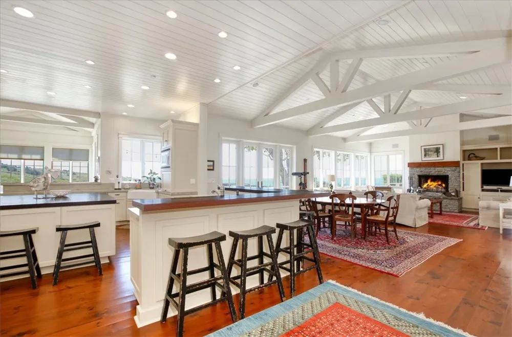 404 Huntington Road Cambria, CA 93428