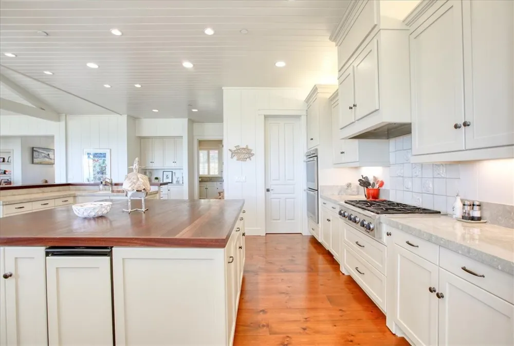 404 Huntington Road Cambria, CA 93428