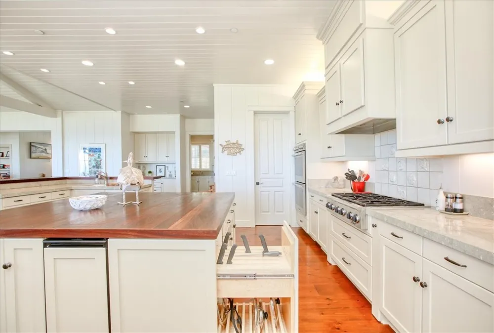 404 Huntington Road Cambria, CA 93428