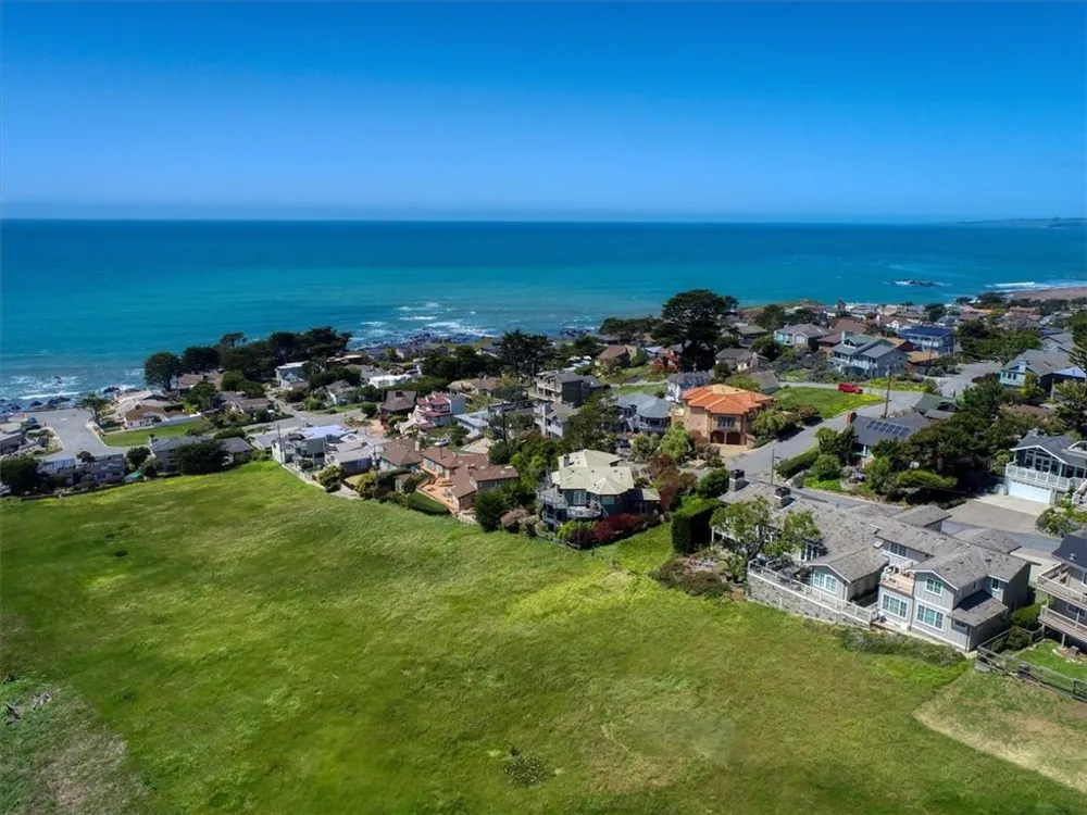 404 Huntington Road Cambria, CA 93428