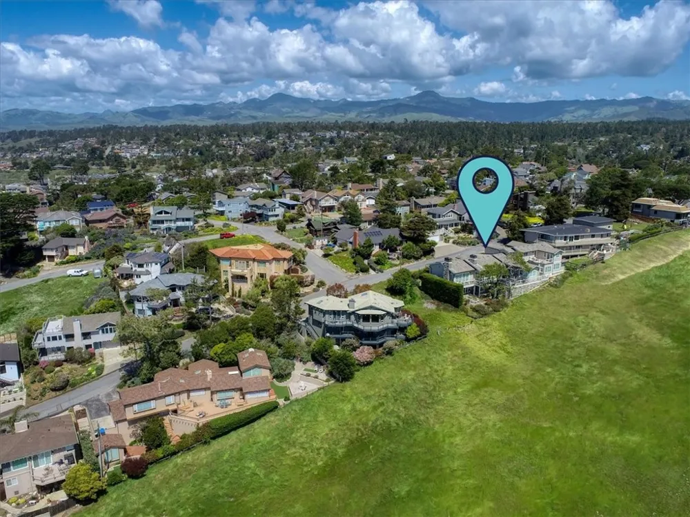 404 Huntington Road Cambria, CA 93428