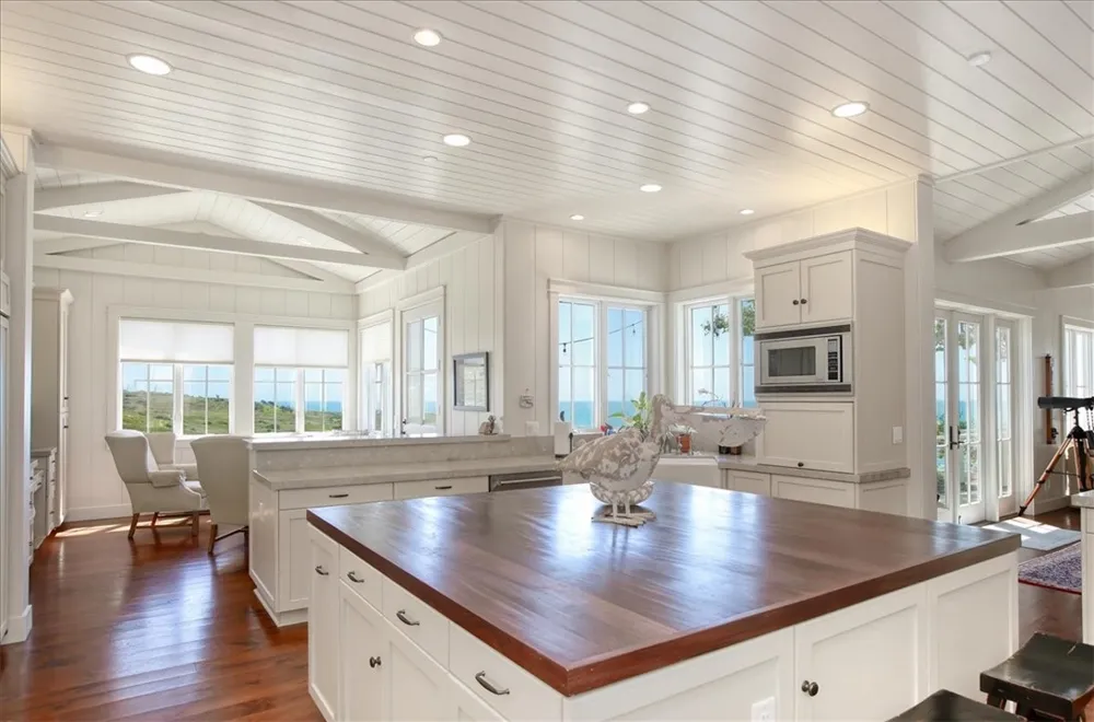 404 Huntington Road Cambria, CA 93428