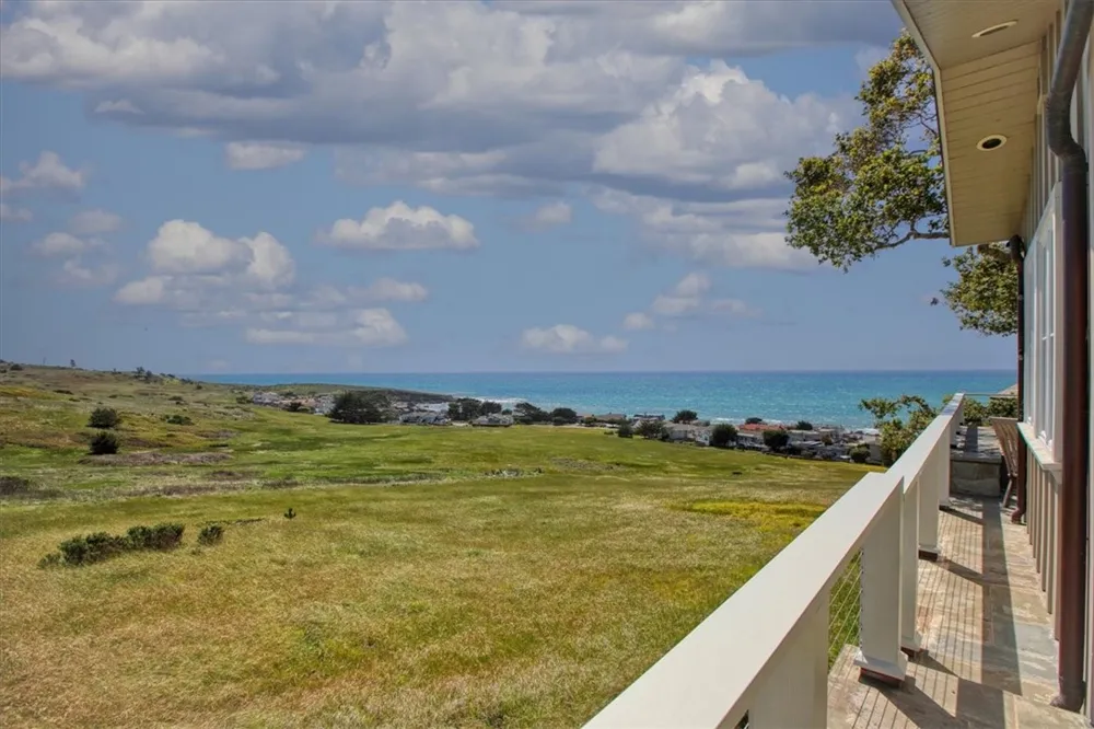 404 Huntington Road Cambria, CA 93428