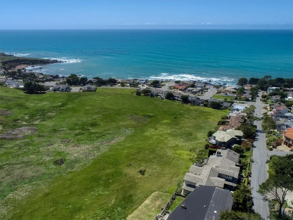 404 Huntington Road Cambria, CA 93428