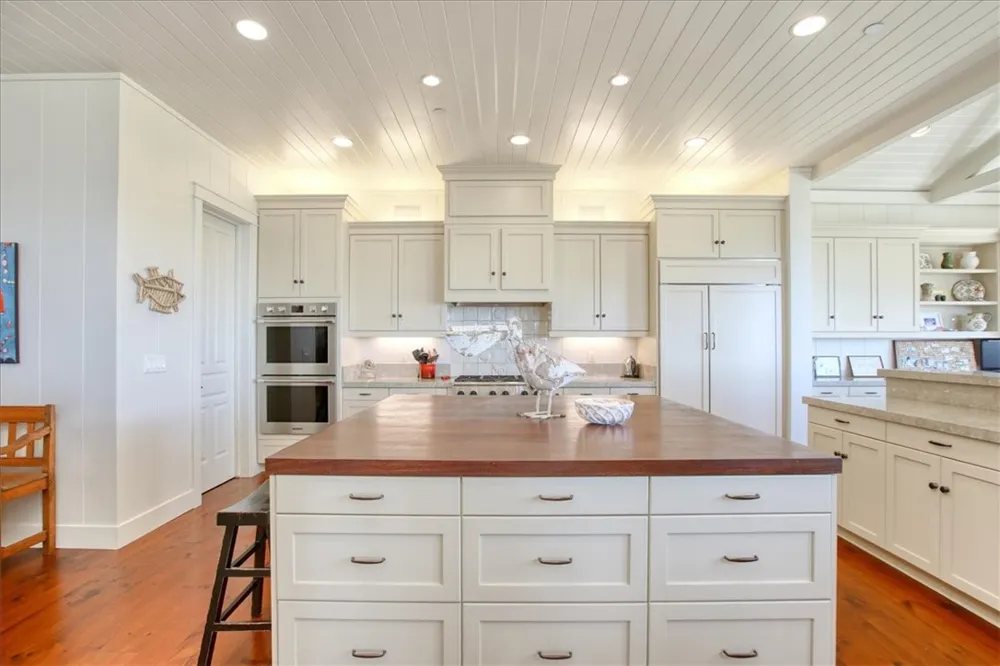 404 Huntington Road Cambria, CA 93428
