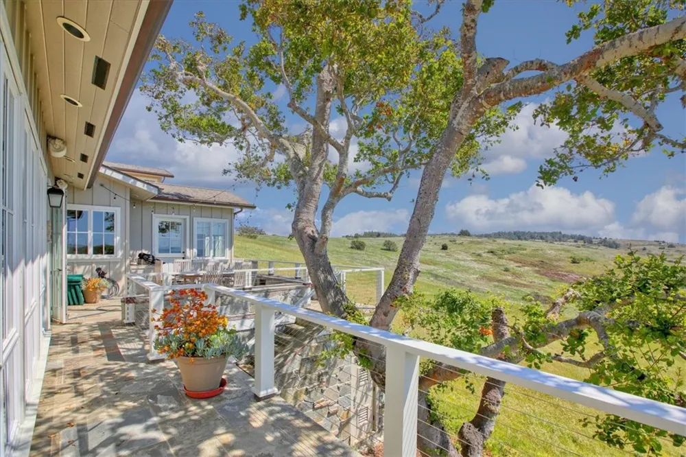 404 Huntington Road Cambria, CA 93428