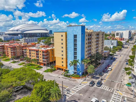 218 NW 12th Ave #702