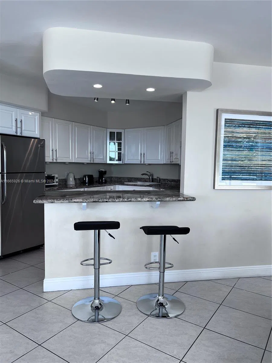 5161 Collins Ave #405 Miami Beach, FL 33140