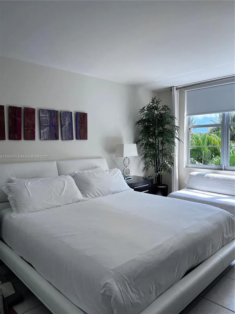 5161 Collins Ave #405 Miami Beach, FL 33140