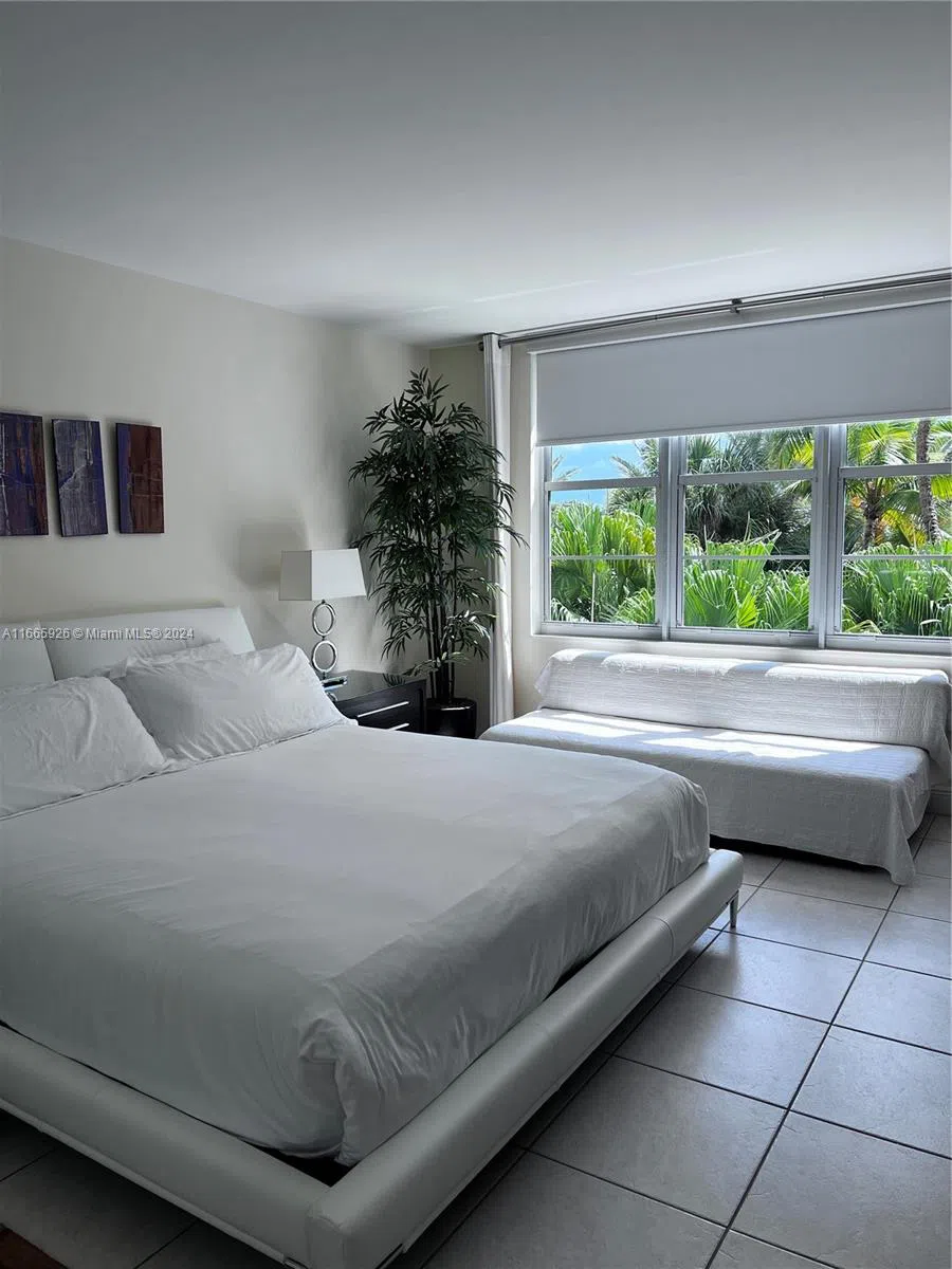 5161 Collins Ave #405 Miami Beach, FL 33140