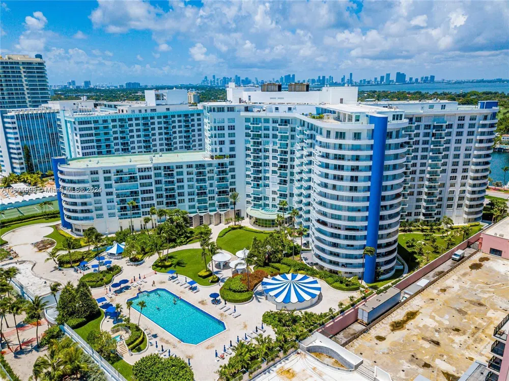 5161 Collins Ave #405 Miami Beach, FL 33140