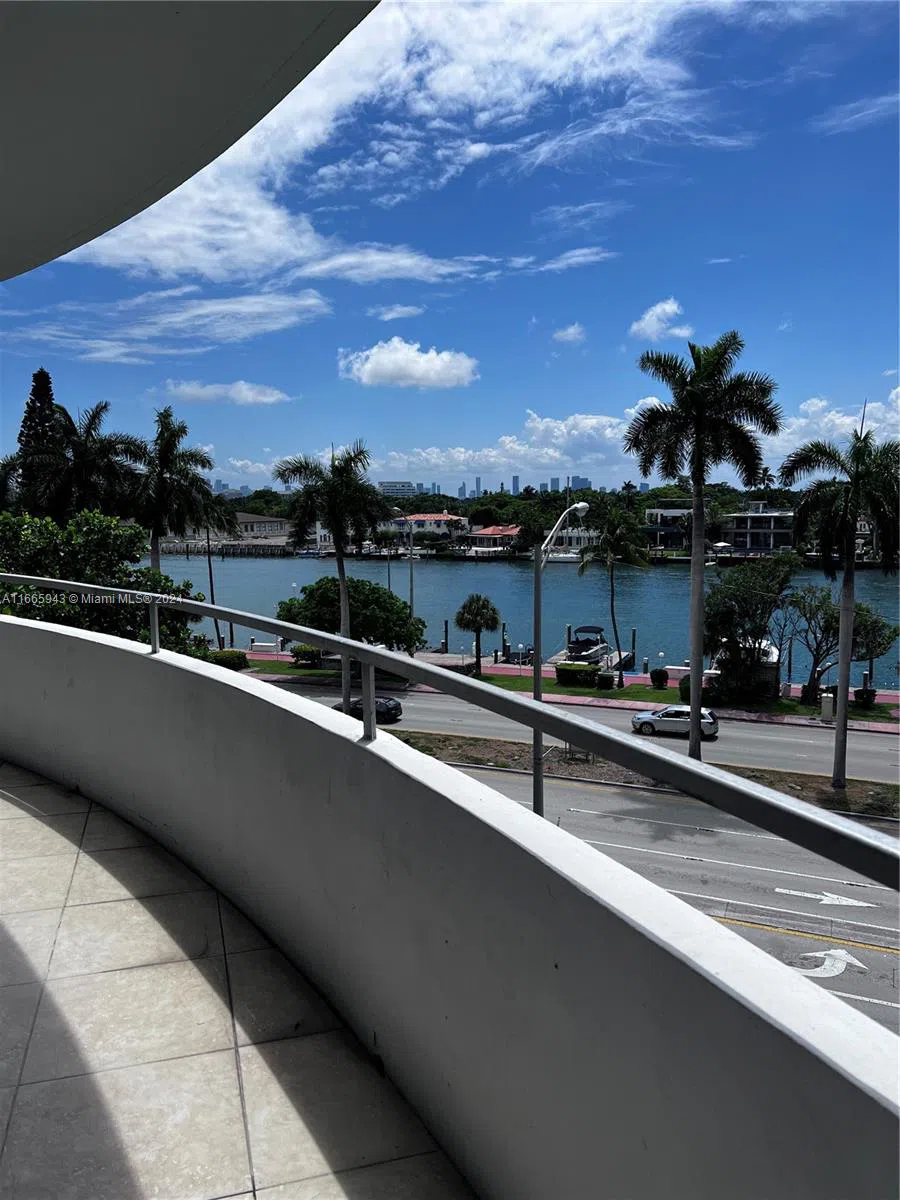 5161 Collins Ave #505 Miami Beach, FL 33140