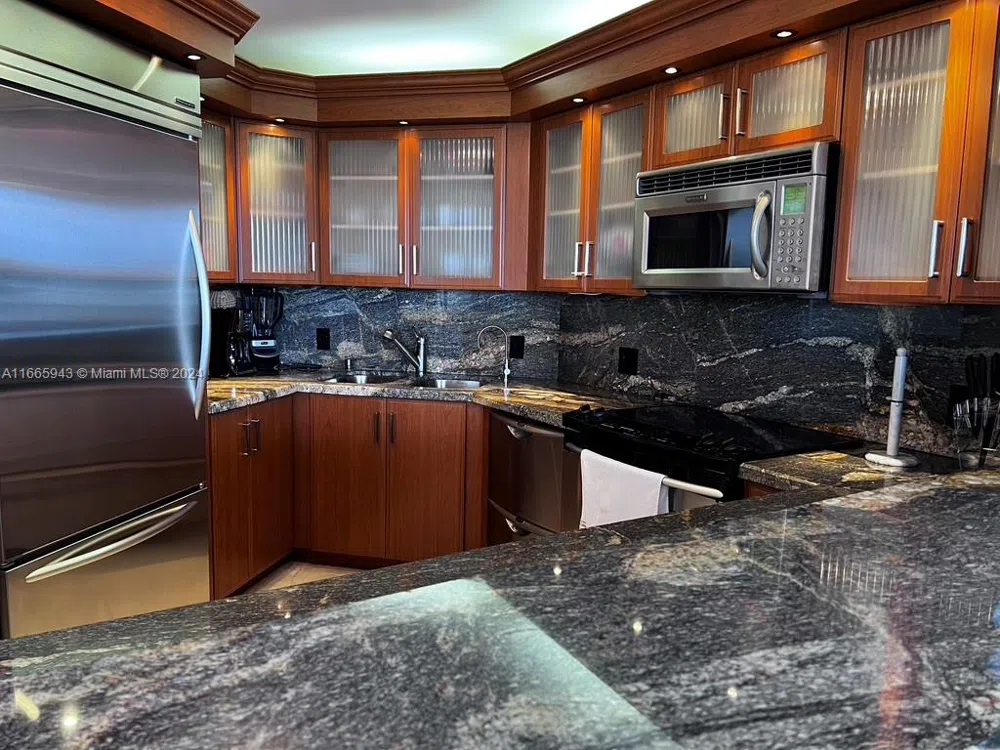 5161 Collins Ave #505 Miami Beach, FL 33140