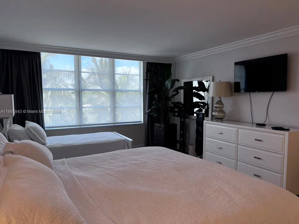 5161 Collins Ave #505 Miami Beach, FL 33140