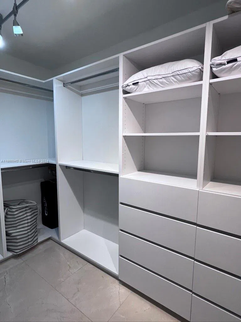 5161 Collins Ave #505 Miami Beach, FL 33140