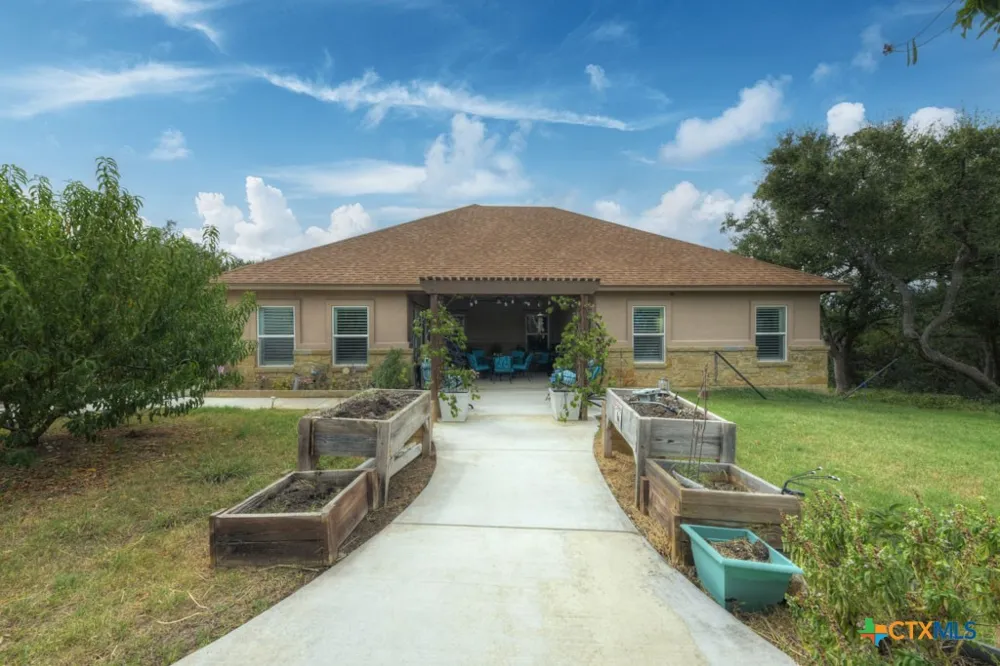 861 Rutherford Fischer, TX 78623