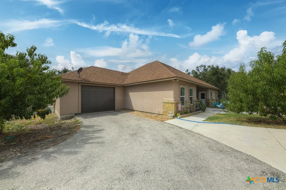861 Rutherford Fischer, TX 78623