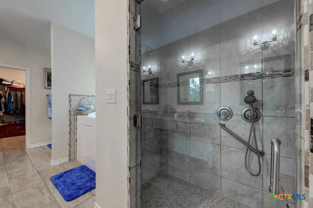 861 Rutherford Fischer, TX 78623
