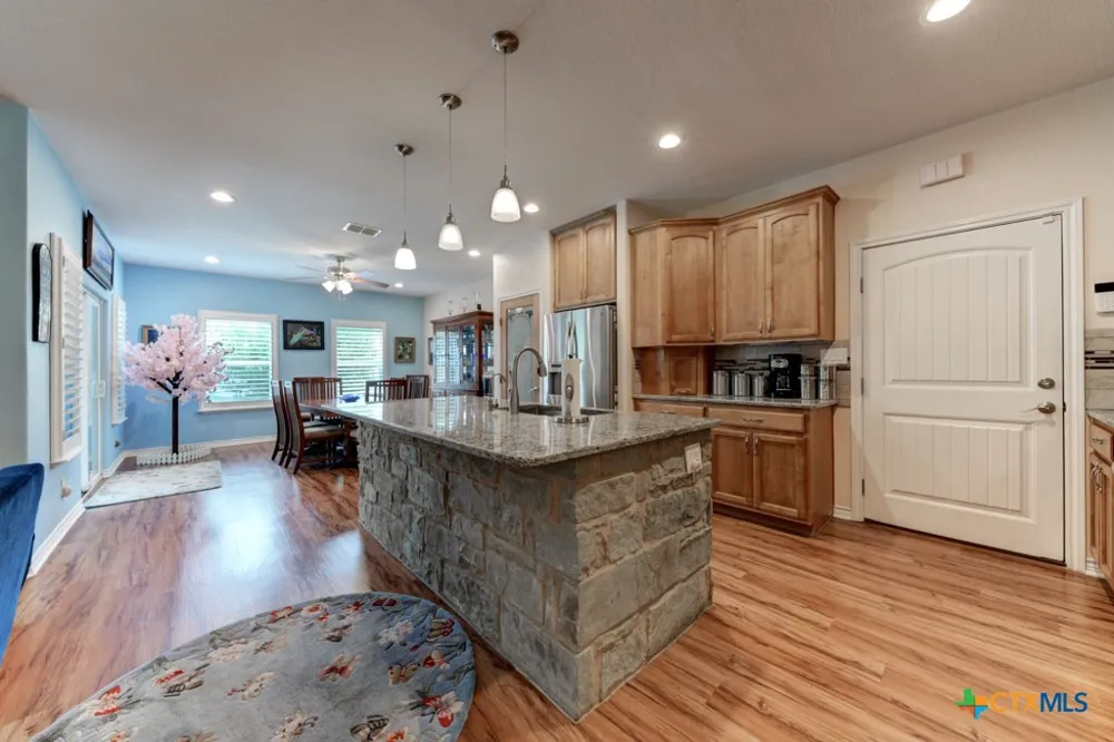 861 Rutherford Fischer, TX 78623