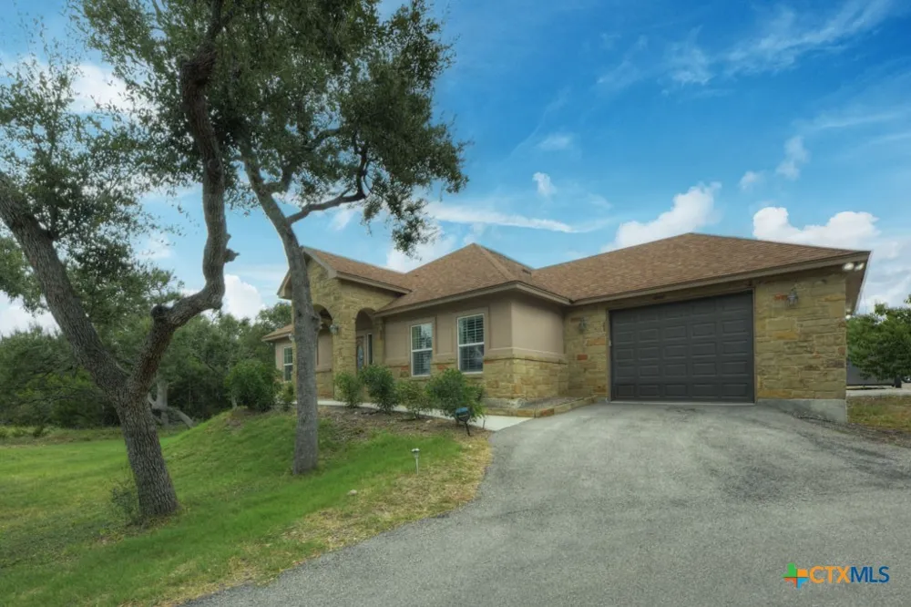 861 Rutherford Fischer, TX 78623