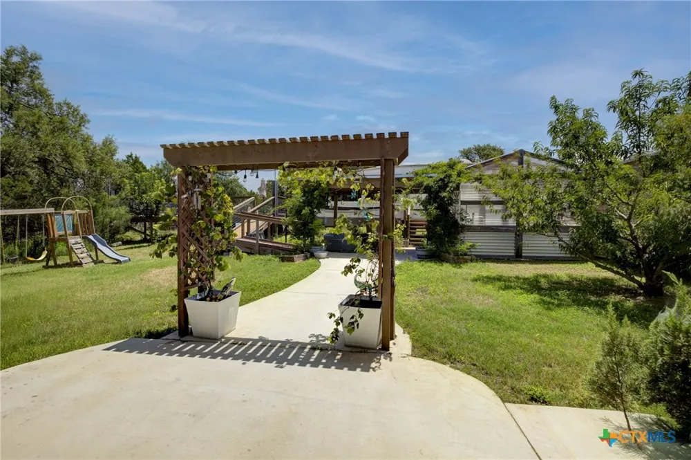 861 Rutherford Fischer, TX 78623