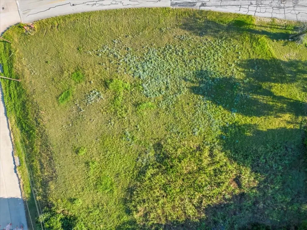 7037 Greenbriar Crescent Street Lake Worth, TX 76135