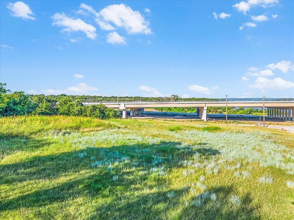 7037 Greenbriar Crescent Street Lake Worth, TX 76135