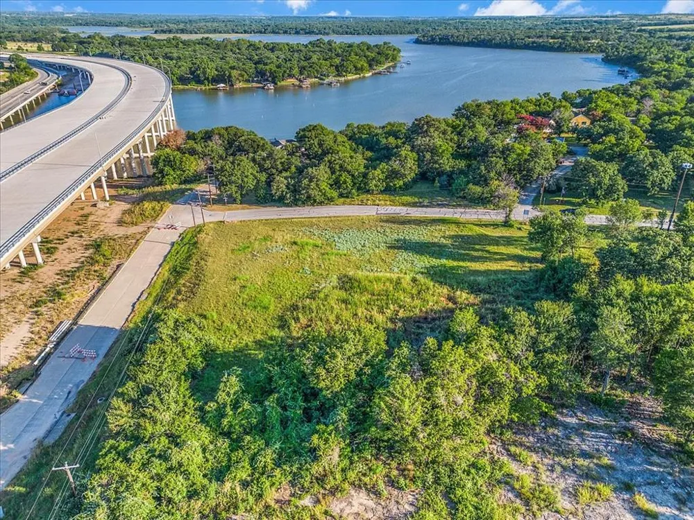 7037 Greenbriar Crescent Street Lake Worth, TX 76135